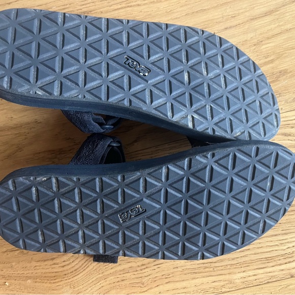 Unisex teva slip on. Navy. Mens 8, woman’s 9.5 - Picture 2 of 2